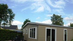 Exterior - Conveniently Furnished Chalet with Terrace near Veluwe (Voorthuizen)