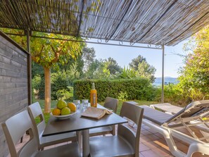 Apartment | Balcony - Stylish Apartment With AC, Located on a Beautiful bay (Rayol-Canadel-sur-Mer)