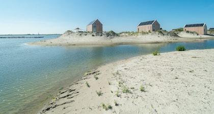 Detached Eco Chalet Near the Shores