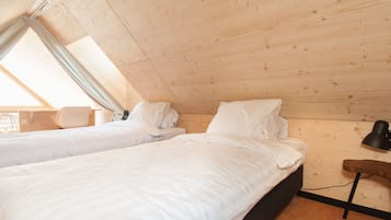 Cottage | 2 bedrooms, bed sheets