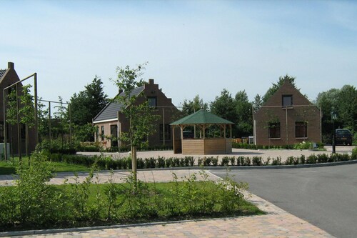 Cozy Furnished House with Garden near Nature Reserve