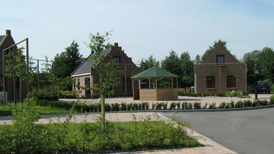 Cozy Furnished House with Garden near Nature Reserve