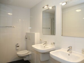 Shower - Detached Villa With Dishwasher Near Leeuwarden (Noardburgum)