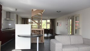 Living room - Detached Villa With Dishwasher Near Leeuwarden (Noardburgum)