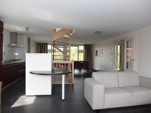 Living room - Detached Villa With Dishwasher Near Leeuwarden (Noardburgum)