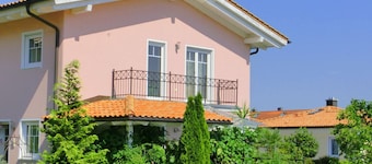 Charming Apartment With Terrace in Deggendorf