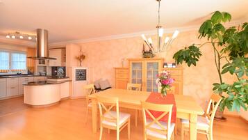 House | Dining