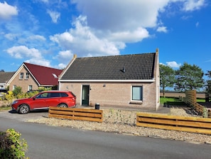 Exterior - Nice House with Dishwasher near Wadden Sea (Tzummarum)