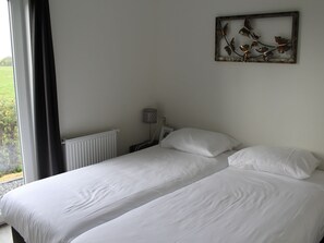 House | 3 bedrooms, individually furnished, bed sheets