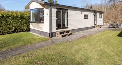 Well Furnished Mobile Home with Microwave near Water