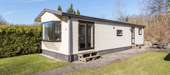 Well Furnished Mobile Home with Microwave near Water