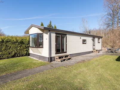 Well Furnished Mobile Home with Microwave near Water