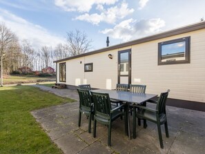 Balcony - Well Furnished Mobile Home with Microwave near Water (Gasselternijveen)