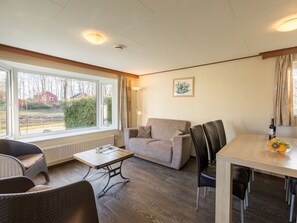 Living room - Well Furnished Mobile Home with Microwave near Water (Gasselternijveen)