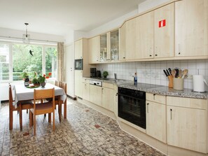 House | Private kitchen | Highchair