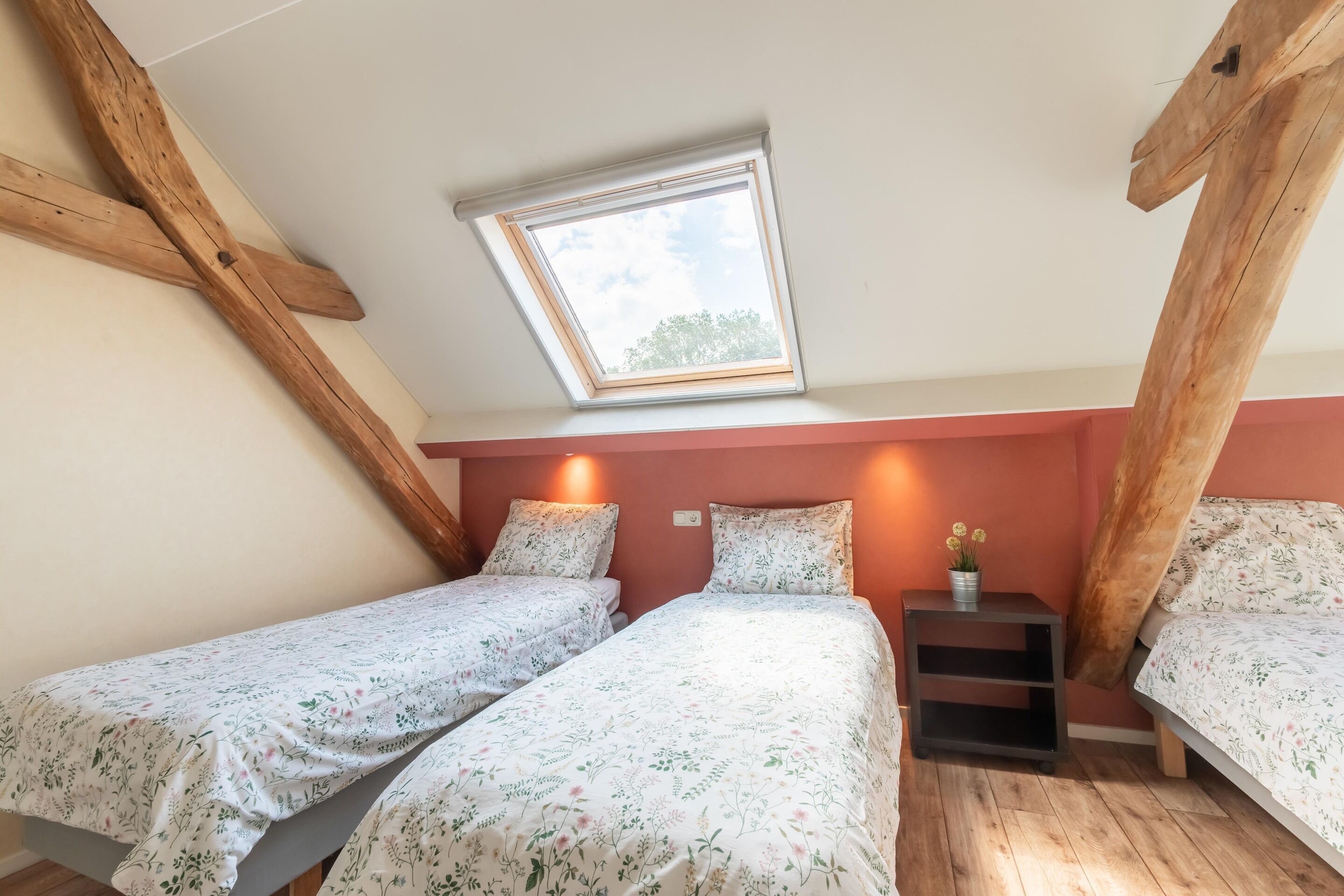 Huis | 6 slaapkamers, individueel gemeubileerd, een strijkplank/strijkijzer