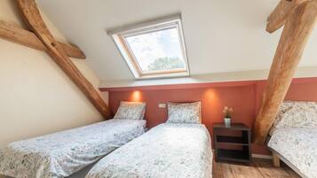 Huis | 6 slaapkamers, individueel gemeubileerd, een strijkplank/strijkijzer