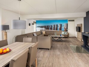 Villa | Living room | TV - Restyled Villa With Dishwasher and Whirlpool, Near the Sea (Kamperland)
