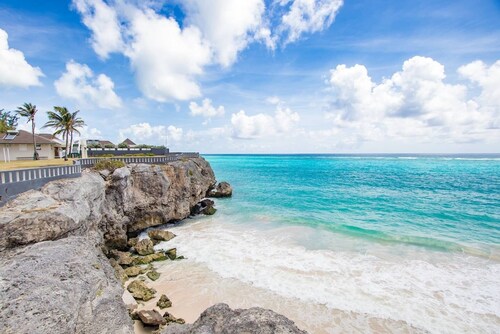 🌴 5 Bed Villa, Ocean View , Pool with Jacuzzi, Near Crane beach🌴