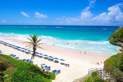 🌴 5 Bed Villa, Ocean View , Pool with Jacuzzi, Near Crane beach🌴