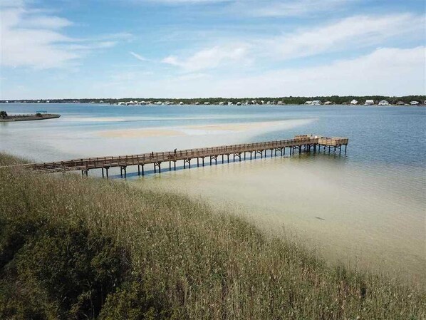 Beach nearby, sun-loungers, beach towels