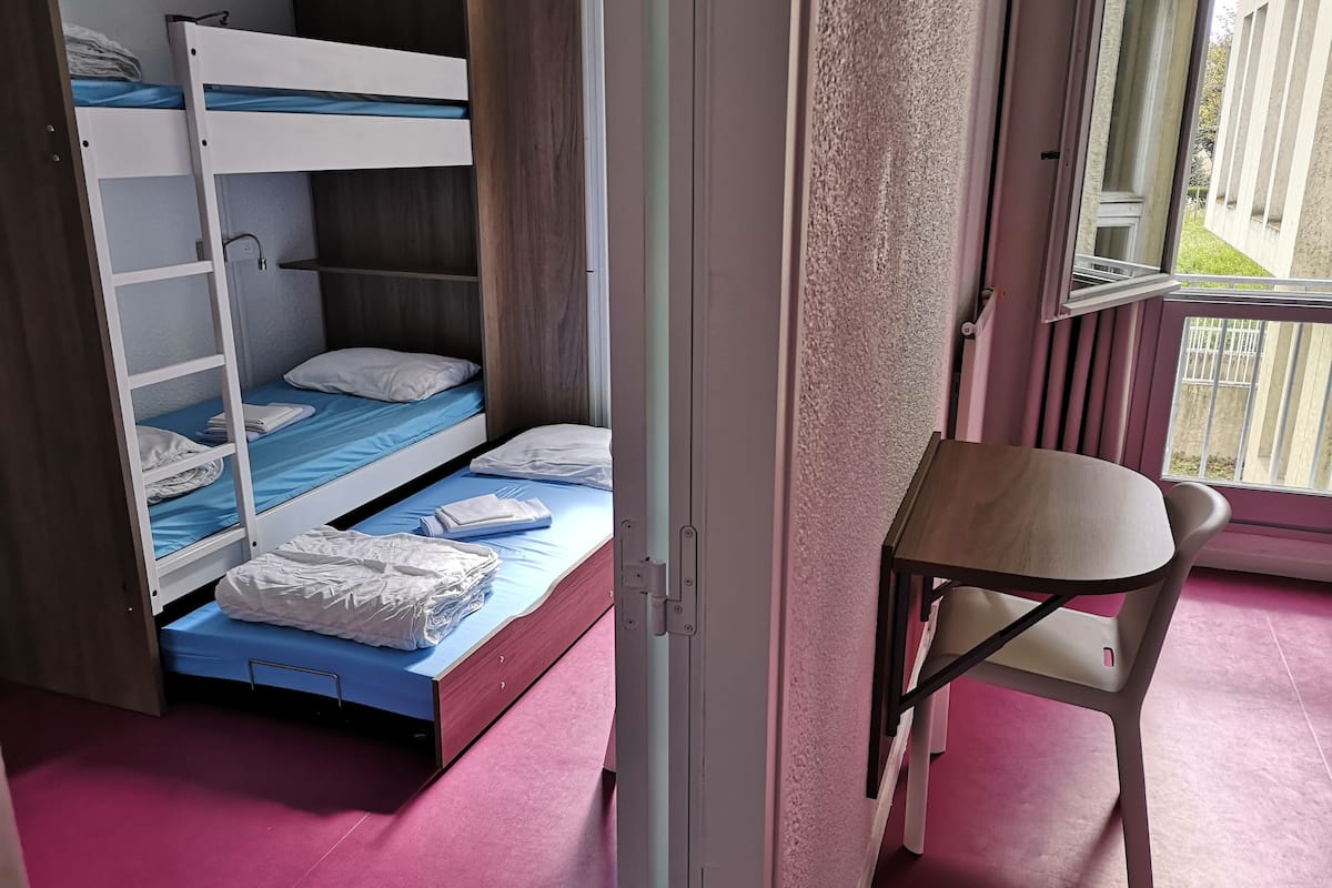 Individually furnished, soundproofing, bed sheets