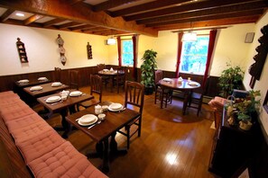 Breakfast area - Wadano Forest Apartments (Hakuba)