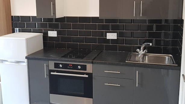 Apartment, 1 Bedroom | Private kitchen - Studio For 2 In Good Location (Blackpool)