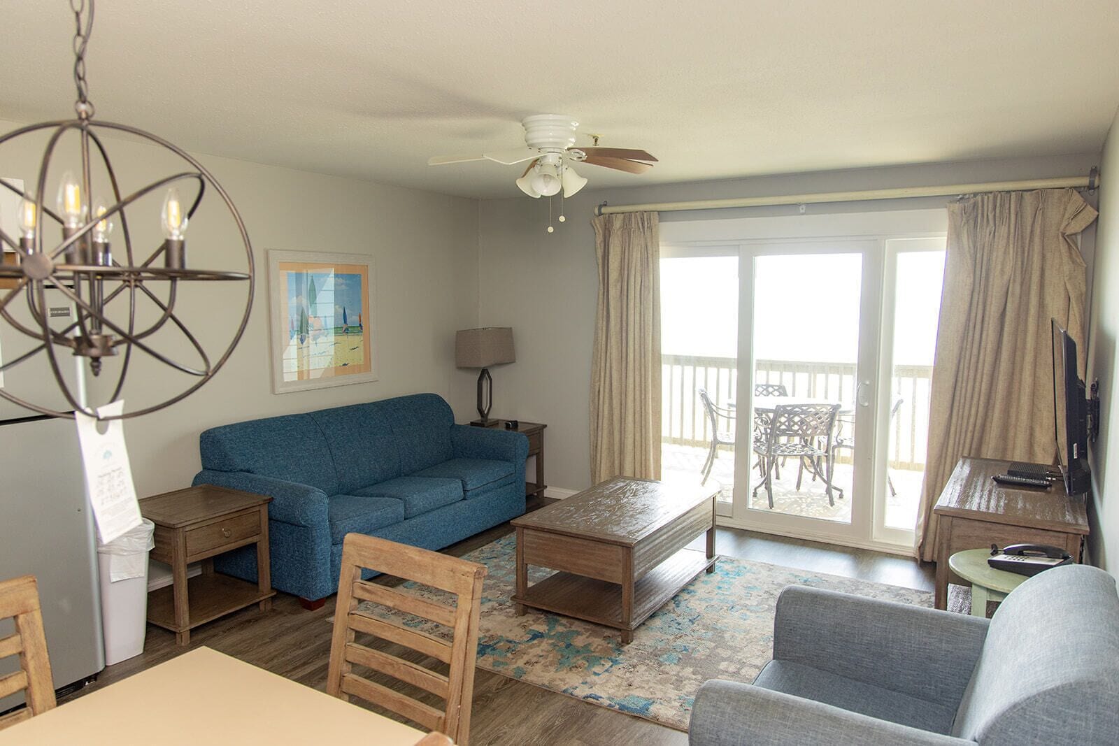 TV màn hình phẳng 42-inch có truyền hình cáp, TV 