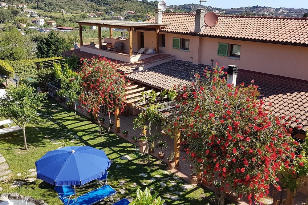Tworoom apartment surrounded by greenery just a few minutes from the center of Portoferraio