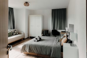 6 bedrooms, desk, free WiFi, bed sheets - Guesthouse Kadishevi -a beautiful guesthouse in Banite village,Rhodope Mountains (Banite)