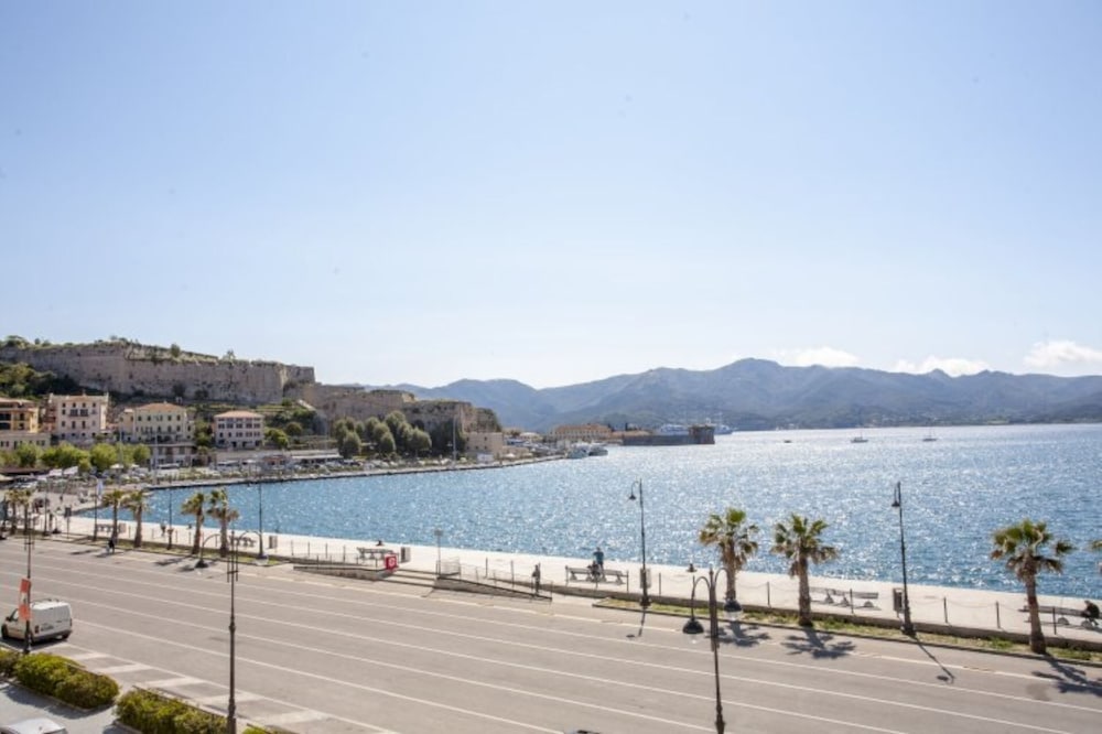 Lungomare apartment in Portoferraio with Sea View