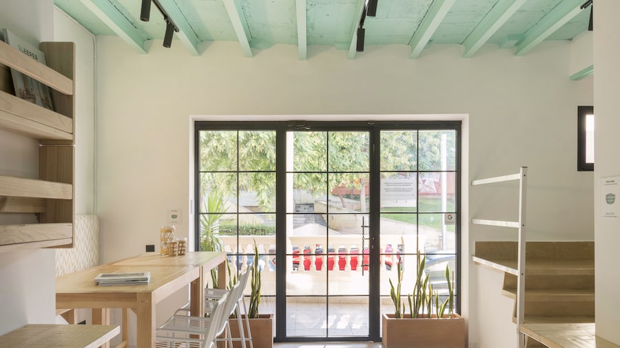 Forenna Hostel - Adults Only