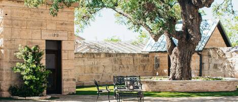 حمّام سباحة خارجي