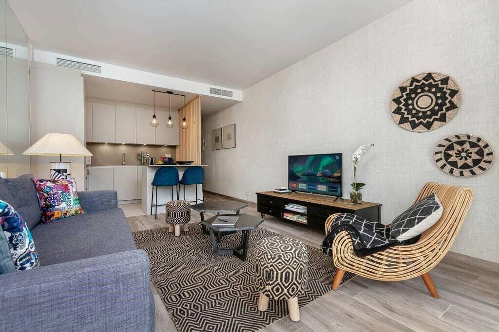 Fernseher, Tischtennisplatte