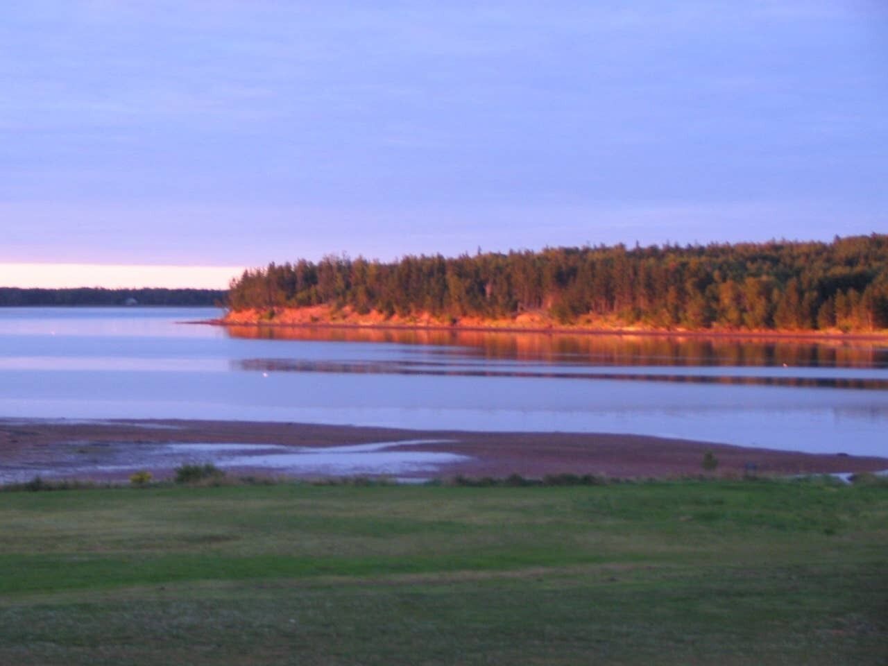 2 Bedroom Waterfront Cottage