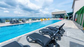 2 albercas al aire libre