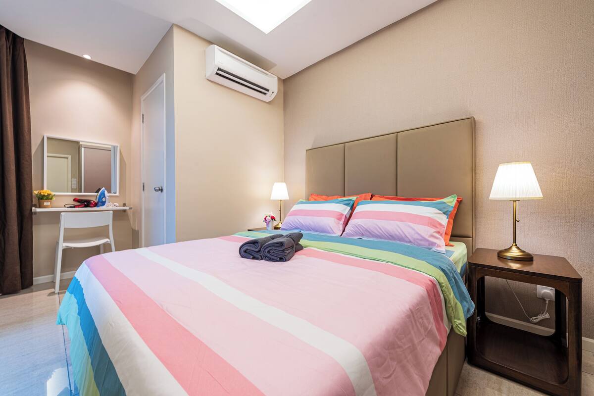 Apartemen Comfort, hot tub | Seprai premium, meja kerja, dan ruang kerja ramah laptop
