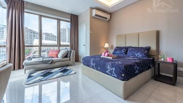 Standard Studio, Hot Tub | Premium bedding, individually decorated, individually furnished, desk