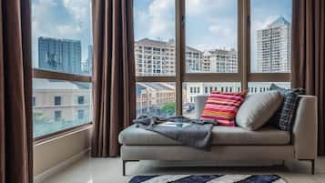 Premium bedding, individually decorated, individually furnished, desk