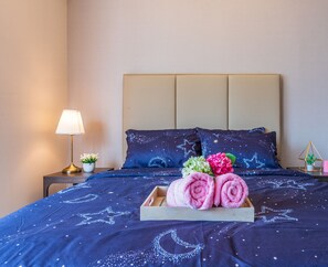 Premium bedding, individually decorated, individually furnished, desk - Dorsett Residences by BeYourHost (Kuala Lumpur)