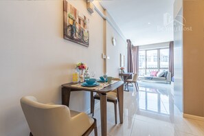 Studio | Restauration dans la chambre