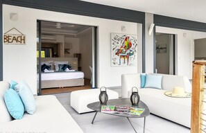 6 slaapkamers, een kluis op de kamer, een bureau