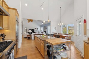 Interior - Hampton Retreat Available for August (Southampton)