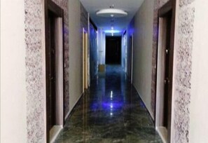 Lobby - Kişi (Istanbul)