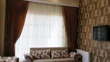 Comfort Apartment, 1 Bedroom, Accessible, Smoking | 1 bedroom, iron/ironing board