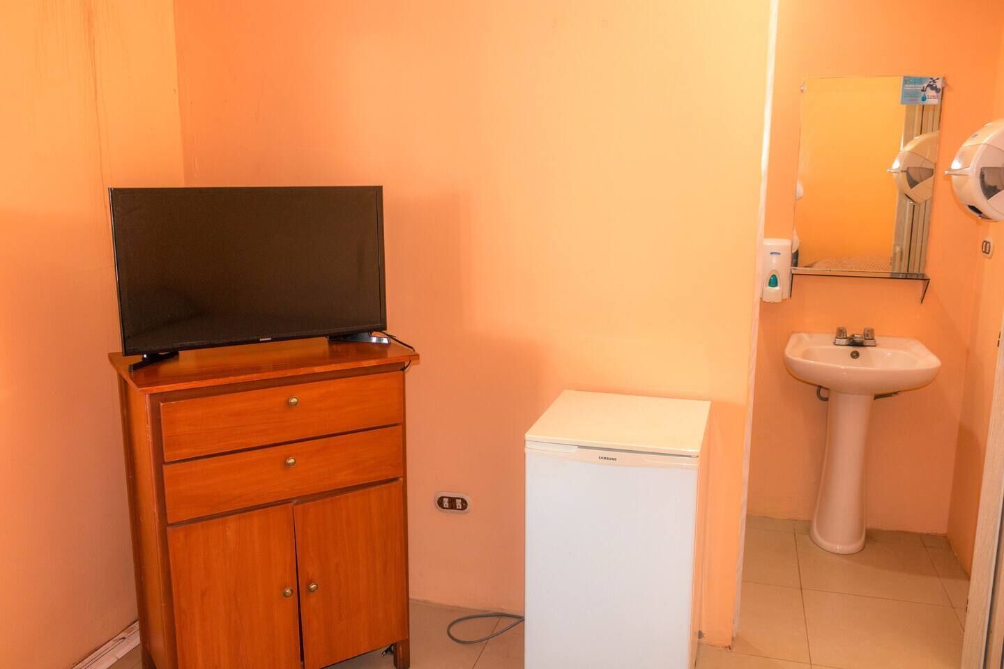 junior double room | television