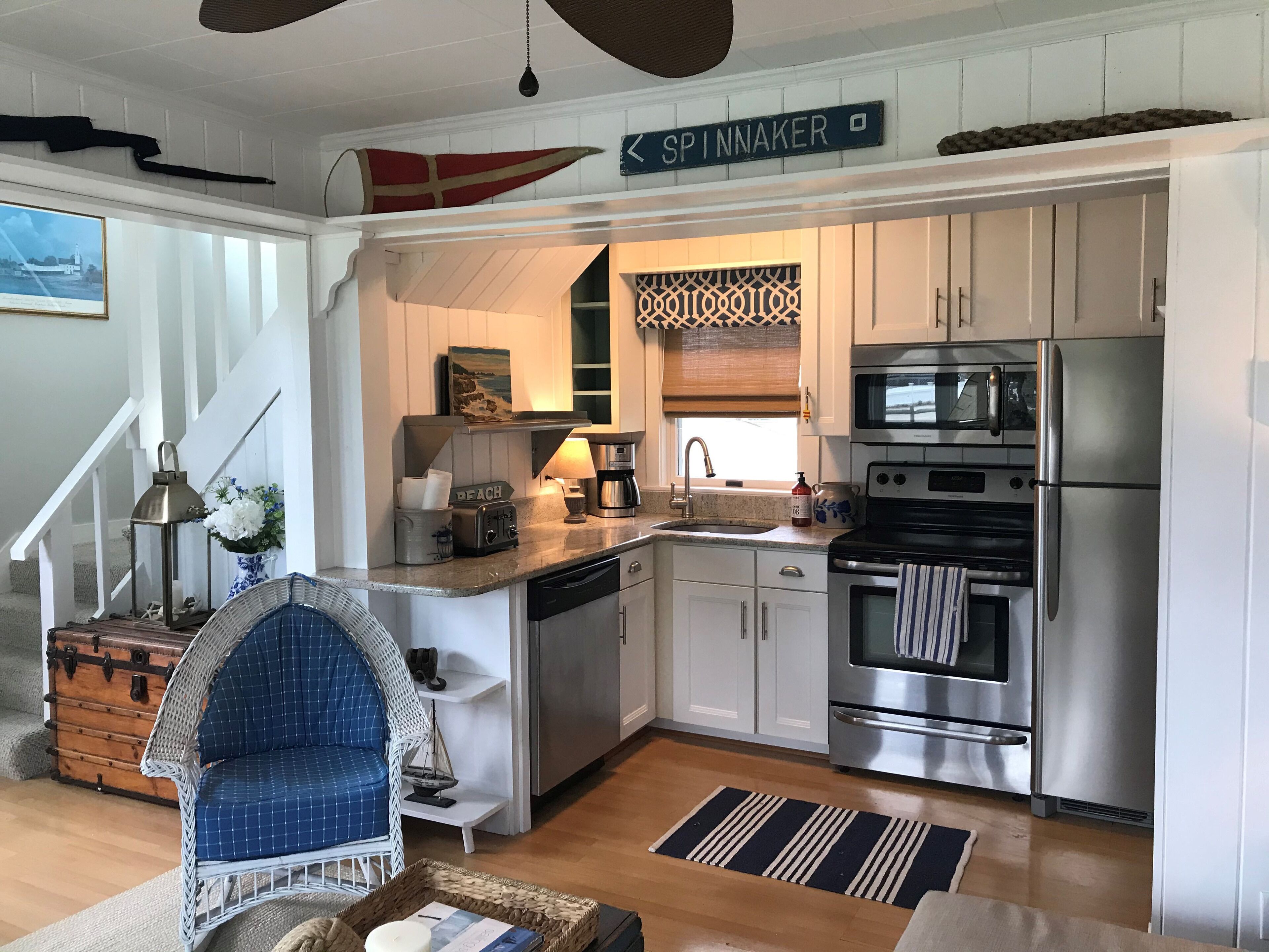 Beach cottage with water views, Kennebunk