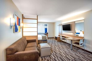 In-room safe, individually furnished, desk, laptop workspace - Microtel Inn & Suites by Wyndham Warsaw (Warsaw)
