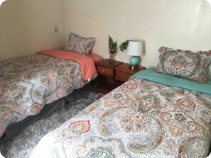 1 chambre, fer et planche à repasser, Wi-Fi, draps fournis